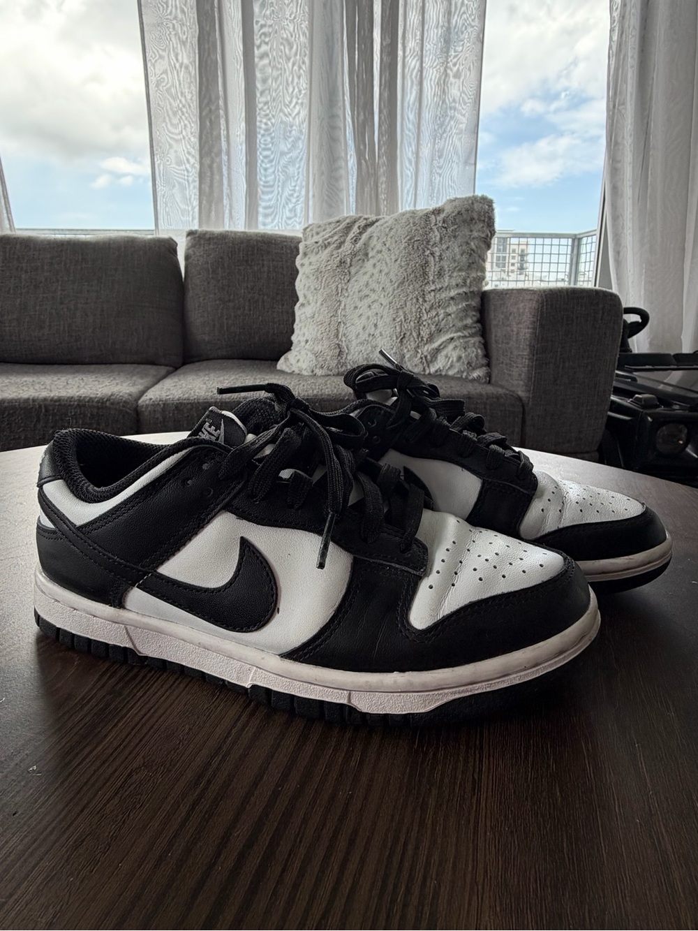 Nike Women's Black and White Low-Top Sneakers